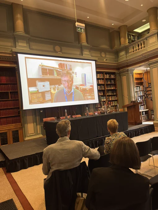 An image of Professor Francesco Forconi delivering a talk virtually to attendees at Leukaemia UK’s Annual Science Seminar.