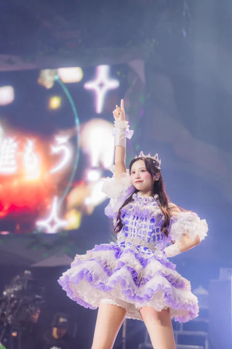 日本武道館公演「ONELiFE!」＆日本武道館 翌日大特典会、本当にありがとうございました！！🙇‍♂️✨

とっても楽しくて、忘れられない2日間になりました！

正直なところ、準備の段階ではプレッシャーや不安で押しつぶされそうになることも何度もありました。でも、それでもやりきらなきゃって思って、本番までたくさん悩んで練習してきました。

そんな中で、こうしてみんなとこの日を迎えられたこと、本当に嬉しく思っています。

私はとにかく、来てくれたみんなに「楽しかった！」「幸せな時間だった！」って思ってもらえるように、精一杯ステージに立ちました。
今日の特典会で、たくさんの方が「すごく楽しかった」「感動したよ」「幸せな時間をありがとう」って言ってくださって、本当に頑張ってよかったなって、心から思えました。

感謝の気持ちでいっぱいです。

3ヶ月前の自分では想像もできなかった景色を、皆さんが見せてくれました。
この日のことは、一生忘れません。

本当に、本当にありがとうございました！

ALTが消えてしまってたみたいで、上げ直しごめんなさい🙇‍♂️