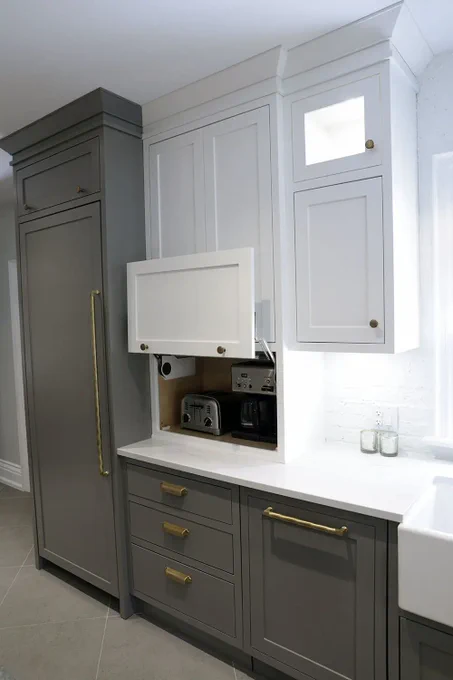 REVOLUTIONIZE YOUR KITCHEN WITH CUSTOM HARDWARE & ACCESSORIES
