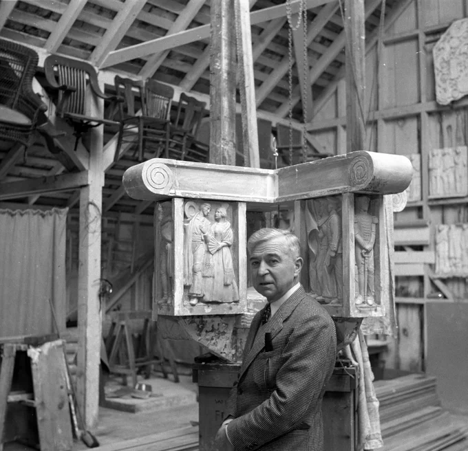 Sculptor Jo Mora working on the centerpiece (fountain) at the Monterey County Courthouse. 1937.
https://voicesofmontereybay.org/2019/09/25/jo-mora-remembered/ 13.8.20
