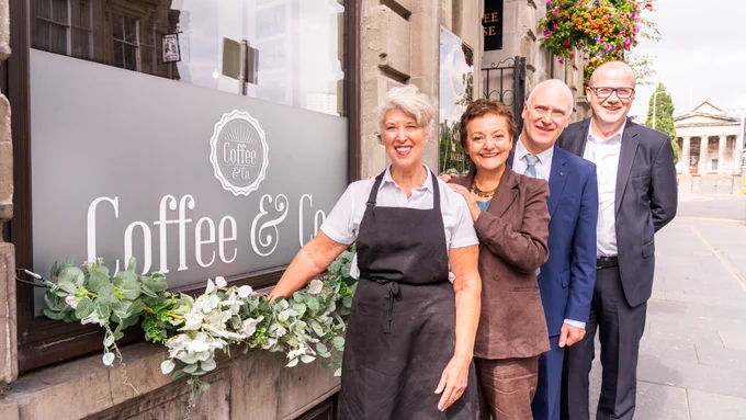 Dundee SNP politicians visit Coffee & Co.