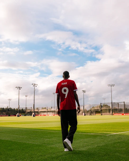 Photography of Alexander Isak as he announced as a Liverpool player.