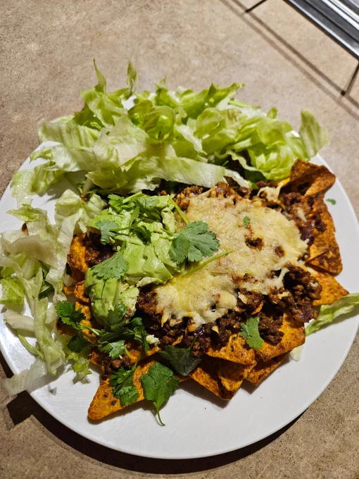 Dinner as described served on a round white plate.