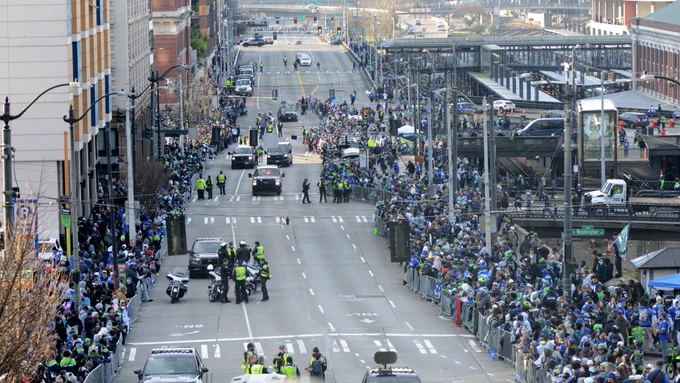 An aerial view of Seahawks fans lining south 4th Avenue.