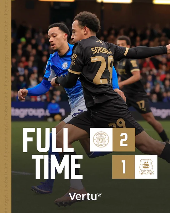 A graphic showing the full-time score, 2-1 to Stockport.