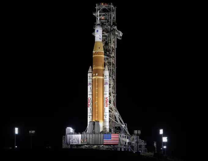 NASA’s Space Launch System (SLS) rocket and Orion spacecraft, secured to the mobile launcher, are seen at Launch Pad 39B, Saturday, Jan. 17, 2026, at NASA’s Kennedy Space Center in Florida. NASA’s Artemis II test flight will take Commander Reid Wiseman, Pilot Victor Glover, and Mission Specialist Christina Koch from NASA, and Mission Specialist Jeremy Hansen from the CSA (Canadian Space Agency), around the Moon and back to Earth no later than April 2026.
NASA/Joel Kowsky