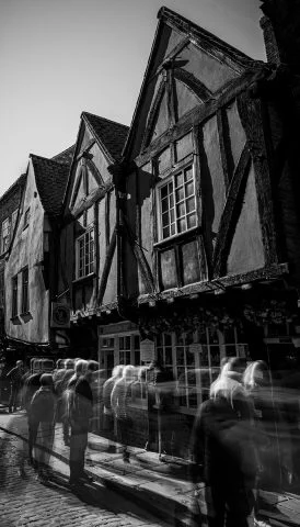 COMP-4: Dan Davies - "Hustle and Bustle"