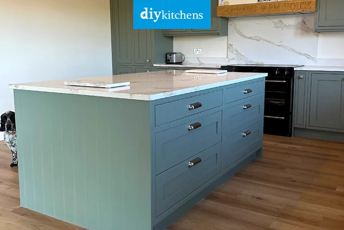 An Innova Helmsley Reed Green Inframe #kitchen | DIY Kitchens
