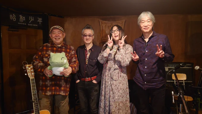 Vocal＆A.Guitar code
A.Guitar&Cho. 西岡俊明
Bass 三原広聡
Cajon G.G