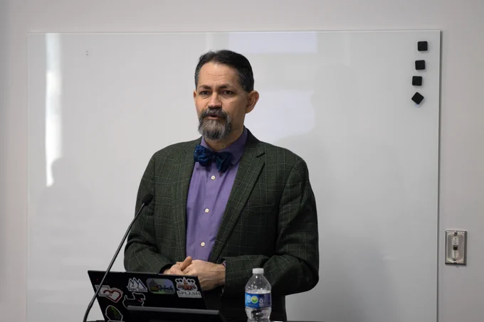 Photo of Professor Jonathan Aldrich giving a lecture at Carnegie Mellon University