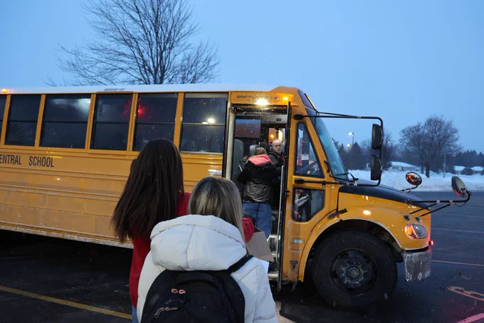 Student Council Delivers Valentines