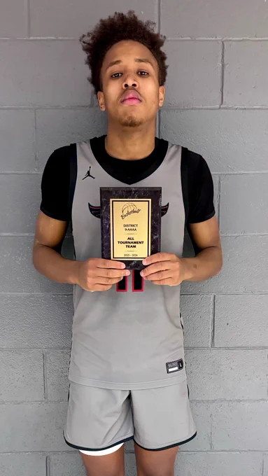 Sean Goggins named to the District 9-AAAA All Tournament Team 
