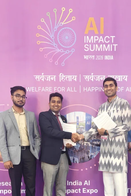 We 📝 an MoU with @gramiq_ai at @OfficialINDIAai #Summit for enabling #Ai4Good to empower #farmers. Gram iq was felicitated by Sh. @AshwiniVaishnaw as they paved their way in top 10 out of 4000 entries in #ai for #social good.
