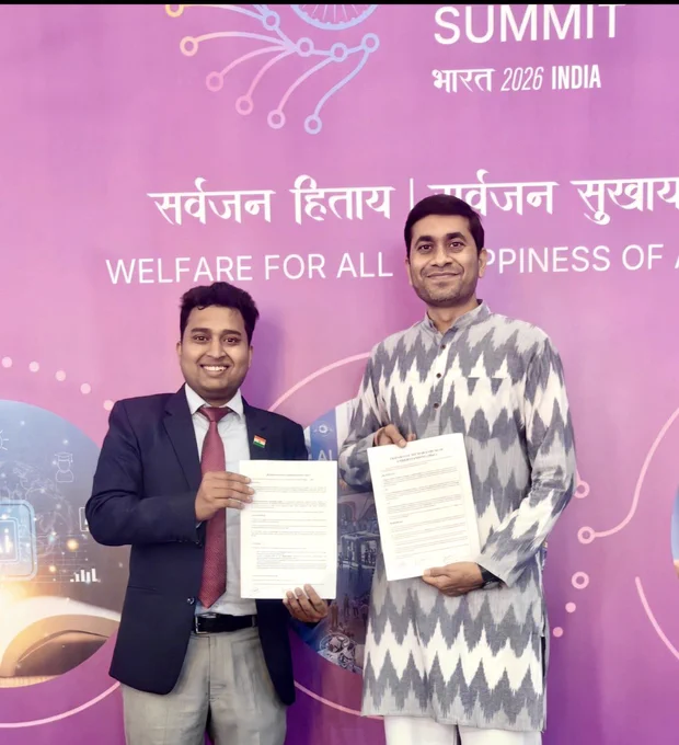 We 📝 an MoU with @gramiq_ai at @OfficialINDIAai #Summit for enabling #Ai4Good to empower #farmers. Gram iq was felicitated by Sh. @AshwiniVaishnaw as they paved their way in top 10 out of 4000 entries in #ai for #social good.