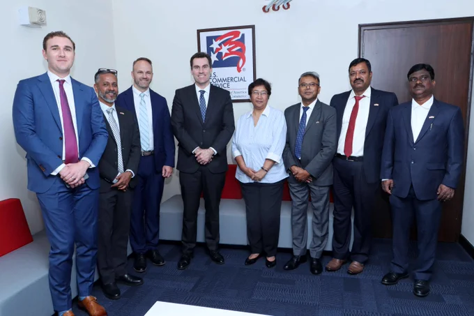 Under Secretary William Kimmit meets the CS Bangalore team.