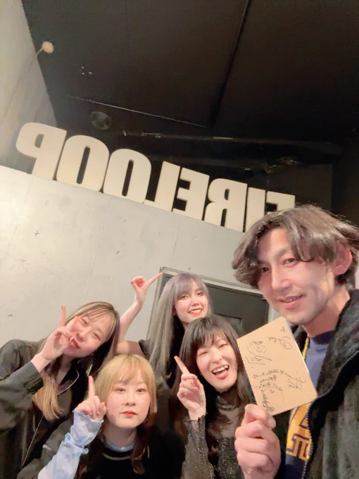 各パートのバンドサウンドの音作りとヴォーカルの歌声の融合が、化学反応が起きて、深海のようで、宇宙のようで、現実から遥か遠くまで連れて行ってくれたかのようなライブ🪐✨まさに魅了☺️✨
