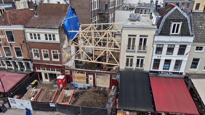 De bouwplaats aan de Neude