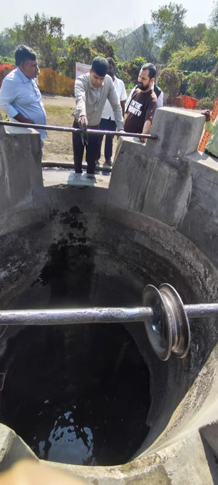 Water stress to water stability-Dhanbad’s shallow aquifer management story. Shri Ashish Gangwar, CEO @DhanbadC, witnessed local #shallowaquifer revival & use today at 4 sites. Real results - Bera Colony