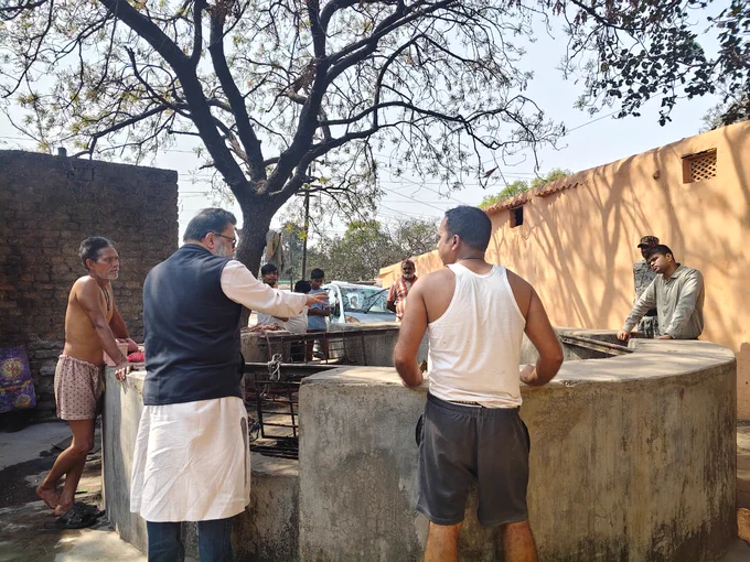 Water stress to water stability-Dhanbad’s shallow aquifer management story. Shri Ashish Gangwar, CEO @DhanbadC, witnessed local #shallowaquifer revival & use today at 4 sites. Real results - Bhagatdih, Enakothi