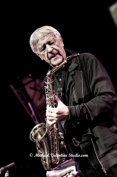 Michel Portal @ the Queen Elizabeth Hall, 4 November 2011... https://michaelvalentinestudio.com/jazz_gallery/michel_portal/index.php