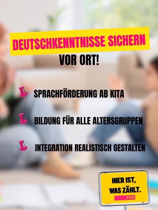 Ein gelbes Schild mit der Aufschrift "Deutschkenntnisse sichern" und darunter weiteren Botschaften in Bezug auf Sprachförderung, Bildung und Integration.