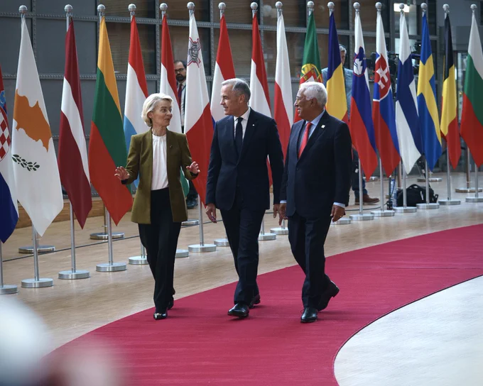 Photo of Prime Minister Carney with President von der Leyen of the European Commission and President Costa of the European Council.