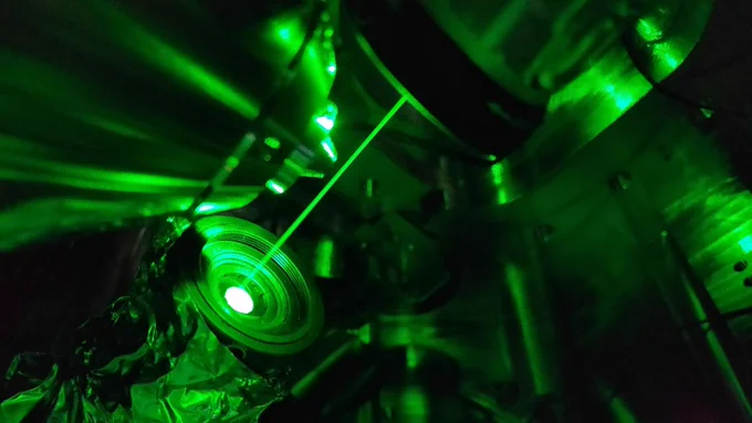 Close-up of a laser that can improve cryo-electron tomography images. (Credit: Fitzpatrick lab).
