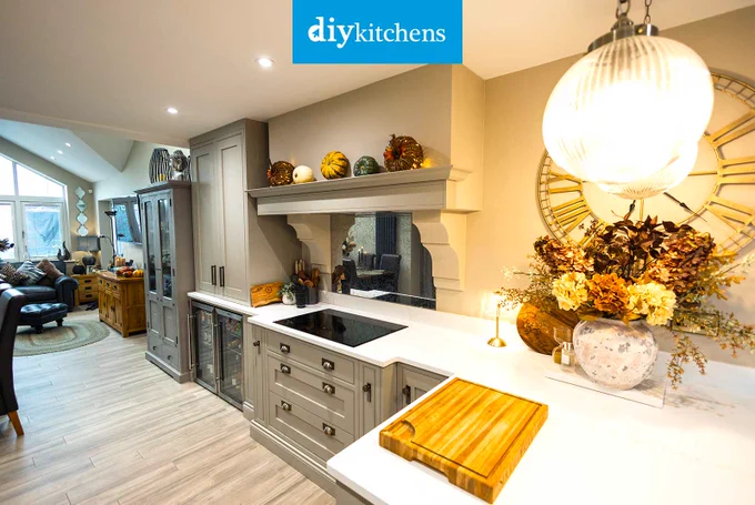 An Innova Helmsley Dakar Inframe #kitchen | DIY Kitchens