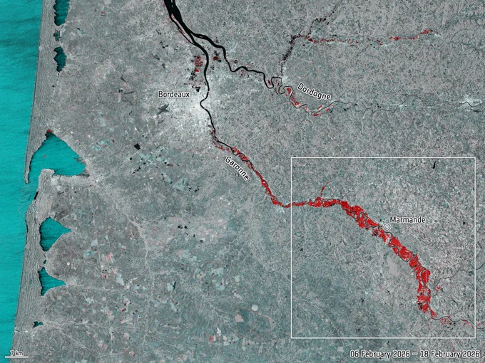 Copernicus Sentinel‑1 radar image showing flooded areas in red
