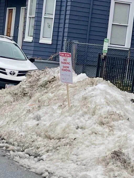 Picture: No parking signs along St Patrick’s Day parade route