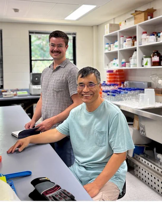 Dr Kramer & Dr Han discuss future research at The University of WA's AHRI research laboratory.