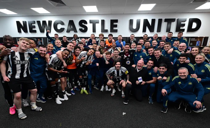 Team photo after win over Man Utd