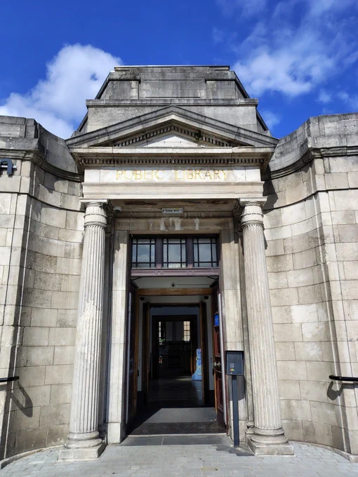 Photo of front door of Withington library 