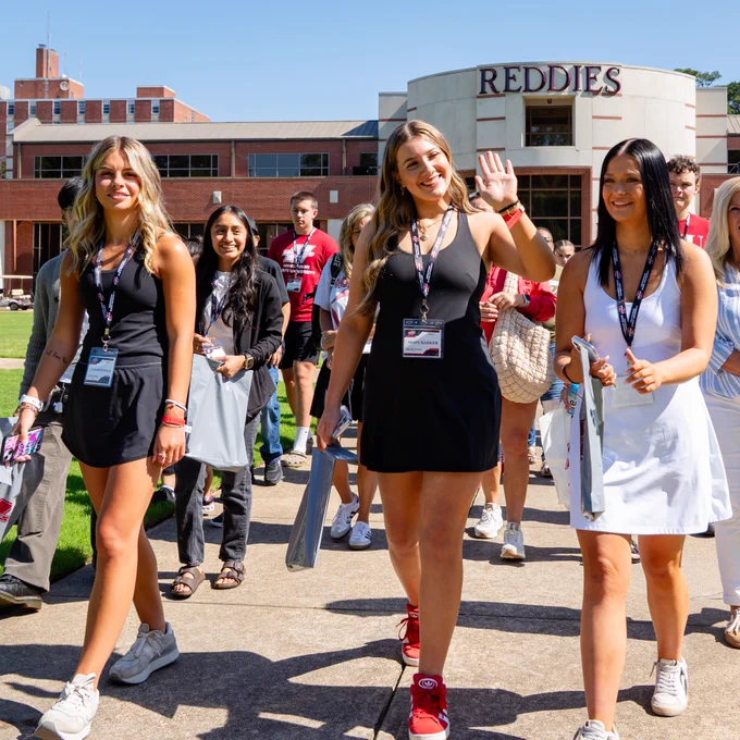 Students on a campus tour at Heart Start at Henderson State University.