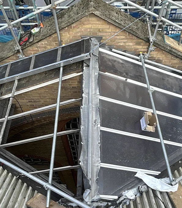 Replacing glazing panels above Liverpool Street station