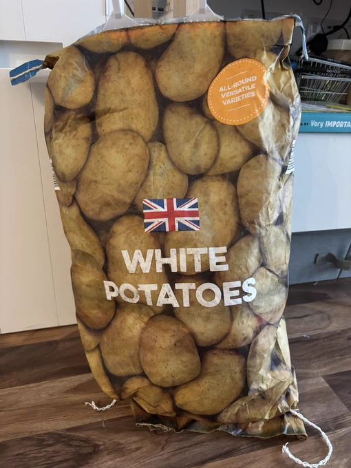 A sack of white potatoes from Lidl.