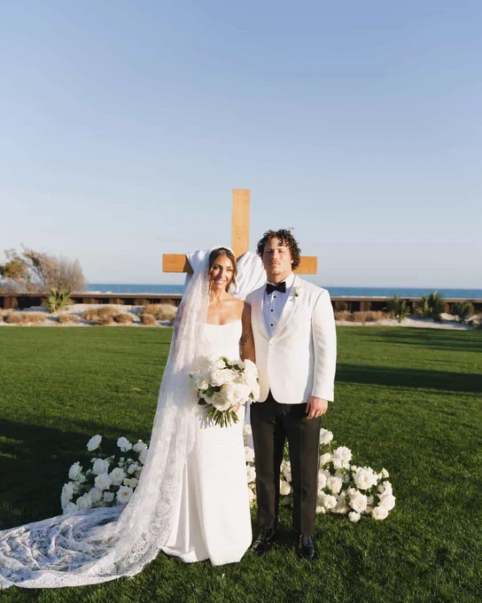 Drake & Haylie Thomas' wedding photos.