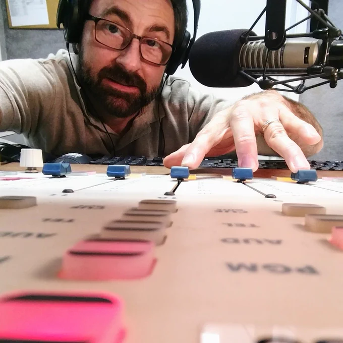 Sean Spence bustin' knuckles on a hot mixing board for you. Listen for these highlights Sunday on MAX 93.5 FM from 9am to Noon...
* Comedian Adam Sandler playing "Knockin' on Heaven's Door"
* Calendar reminders for Tue St Pats Day, Tue & Wed Delco Farm Fest
* Ebay's "most expensive Xbox in history" currently up for bids
* An appeal to wear ya Max gear to the 3/31 Dylan concert at BSU
* Your Max Pen Pal is waiting Sean@MaxRocks.net
* Hints of Summer car shows

This show is 3-finger saluting you, Sunday mornings 9am to noon on radio, simulcast and streaming on MAXROCKS.NET AND posted there for 24 hours in the "Replay Any Hour" Podcast menu.  Turn it up to 10!