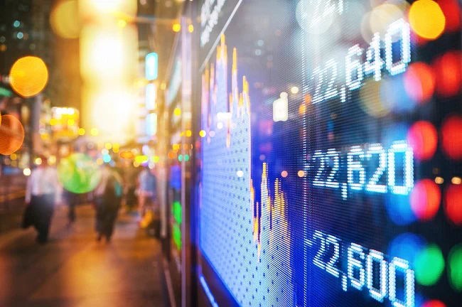 écran montrant l'évolution du cours d'un produit financier