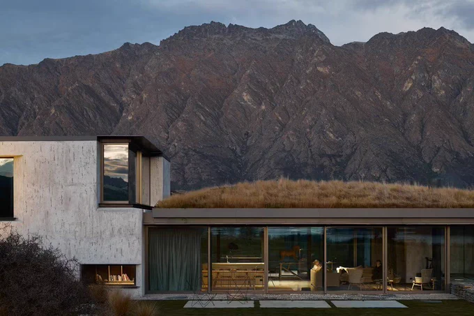Matagouri House by Fearon Hay in South Island, New Zealand. Photos by Simon Wilson.