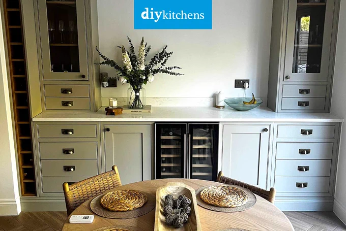 An Innova Helmsley Dakar Inframe #kitchen | DIY Kitchens