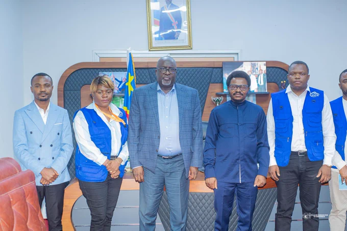 Photo de famille avec la délégation de l'UG-PDSS 