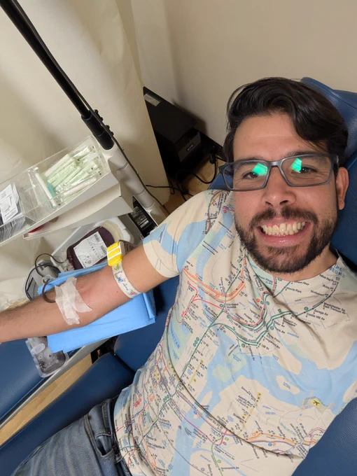 Yo donando todo feliz sin saber la historia que me esperaba