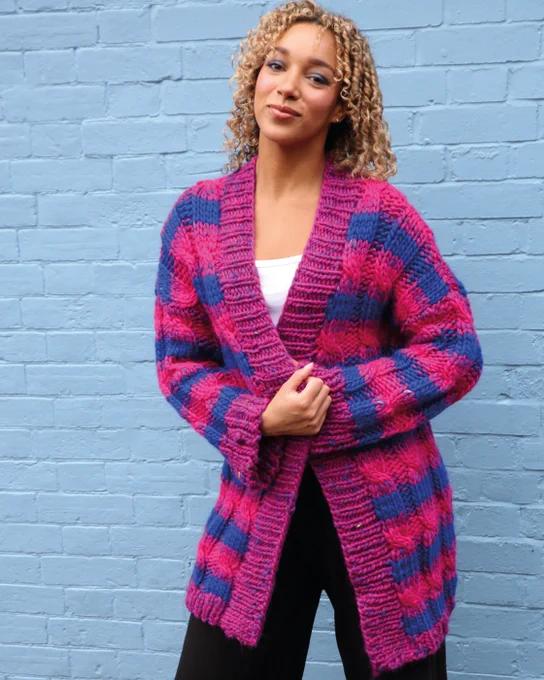 📍 Pattern: Jacinta Bowie @jacintabowietextiles
📍 Yarn: World of Wool Confetti and Chubbs @worldofwoolteam
📍 Model: Azul Kechi @the.diversityagency
📍 Photography: Laurel Roach
📍 Stylist: Ellie Nightingale @ellienightingalemakeup