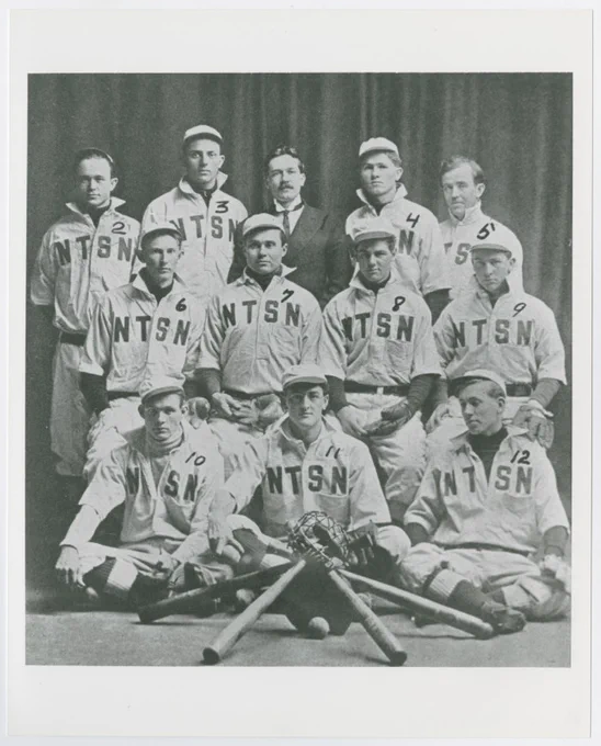 Men's 1913 Baseball Team