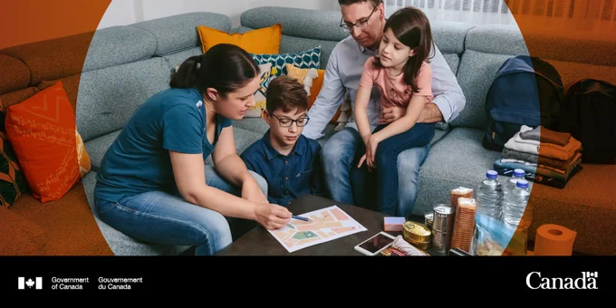 A family creates an Emergency Plan.