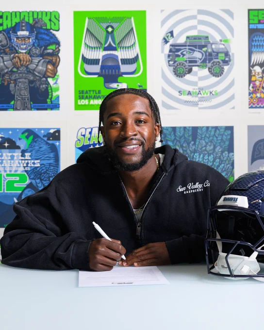 Shemar Jean-Charles re-signs with the Seahawks