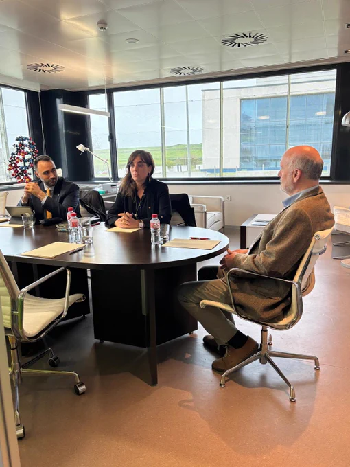 La consellera Núria Montserrat visita l'Institut de Biomedicina i Biotecnologia de Cantàbria