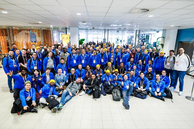 Kubestronauts gather for a group photo