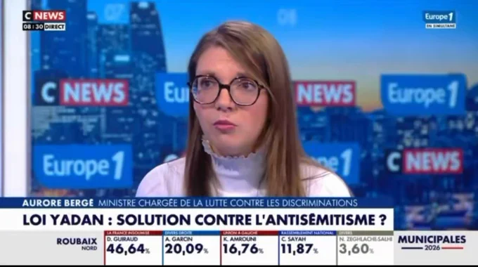 Photo d'aurore Bergé lors d'une interview cnews où elle défend la loi Yadan